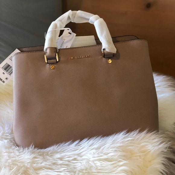 Michael Kors Women's Large Savannah Satchel - Picture 5 of 8